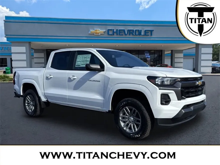 2024 Chevrolet Colorado LT photo 1