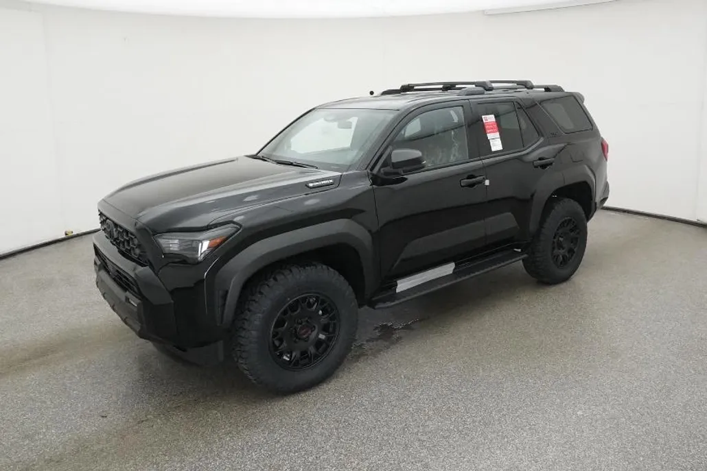 2025 Toyota 4Runner TRD Off-Road photo 1