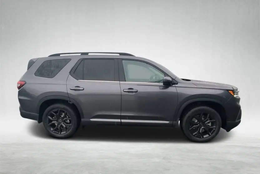 2025 Honda Pilot Touring photo 1