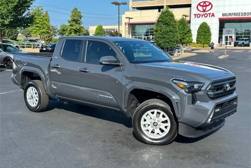2025 Toyota Tacoma SR5 photo 1
