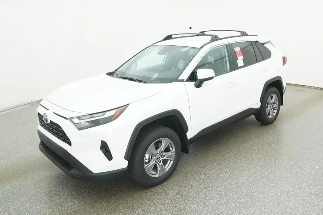2025 Toyota RAV4 Hybrid XLE photo 1