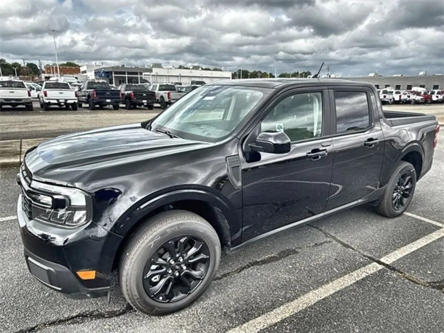 2024 Ford Maverick Lariat photo 1