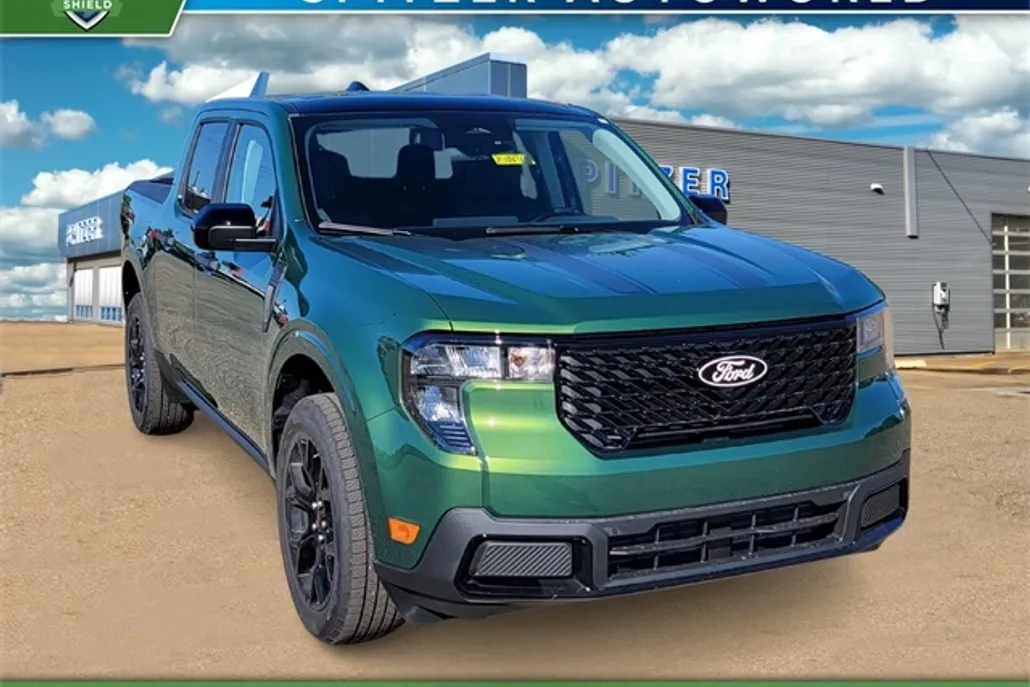 2025 Ford Maverick XLT photo 1