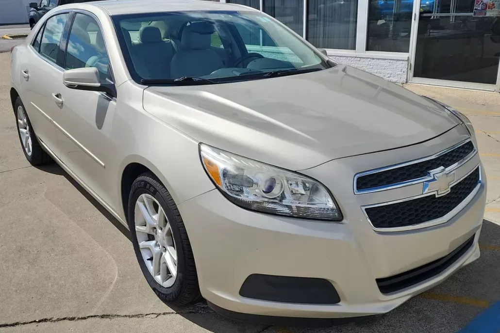 2013 Chevrolet Malibu 1LT photo 1