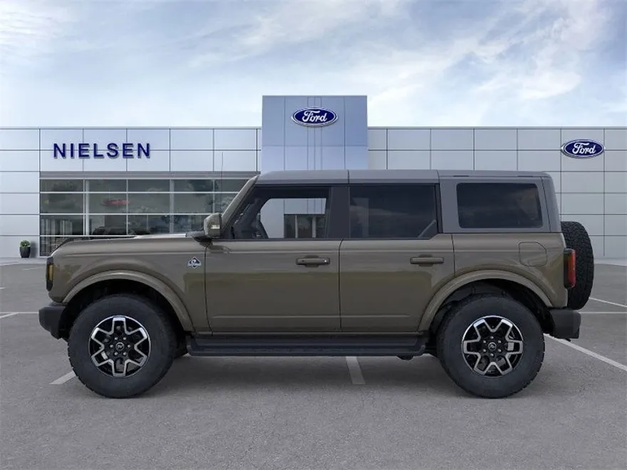 2025 Ford Bronco Outer Banks photo 1