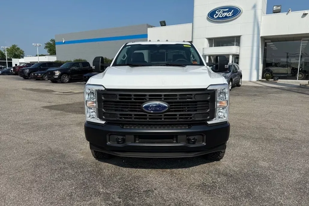 2025 Ford F-350 photo 1