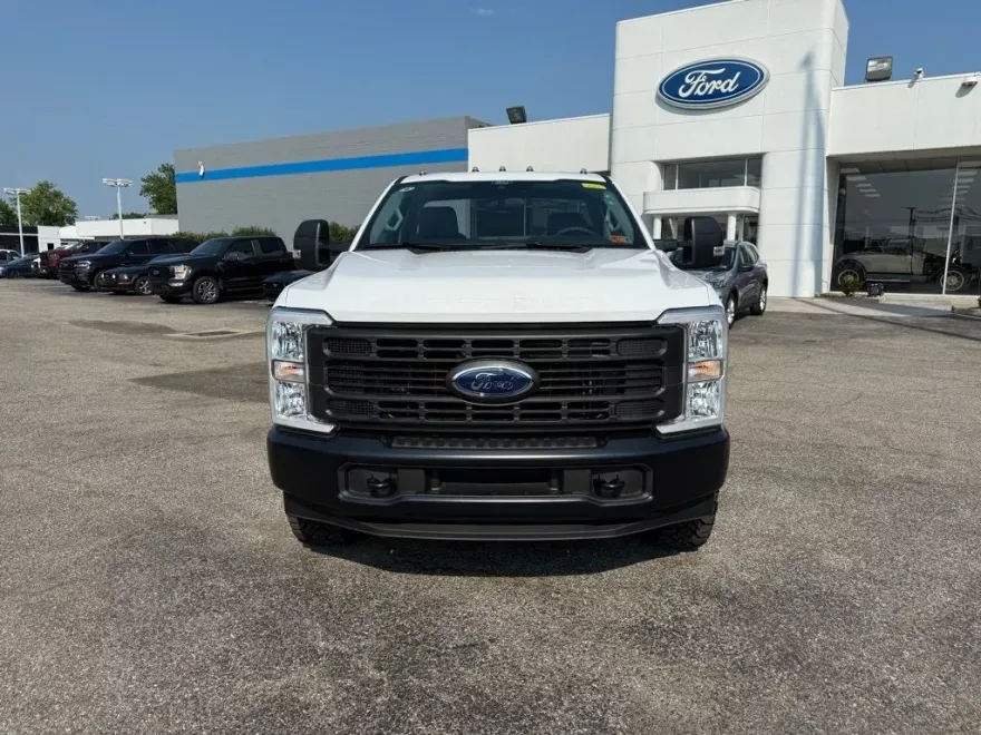 2025 Ford F-350 photo 1