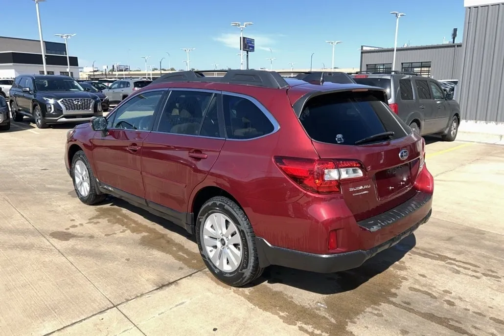 2017 Subaru Outback 2.5i photo 1
