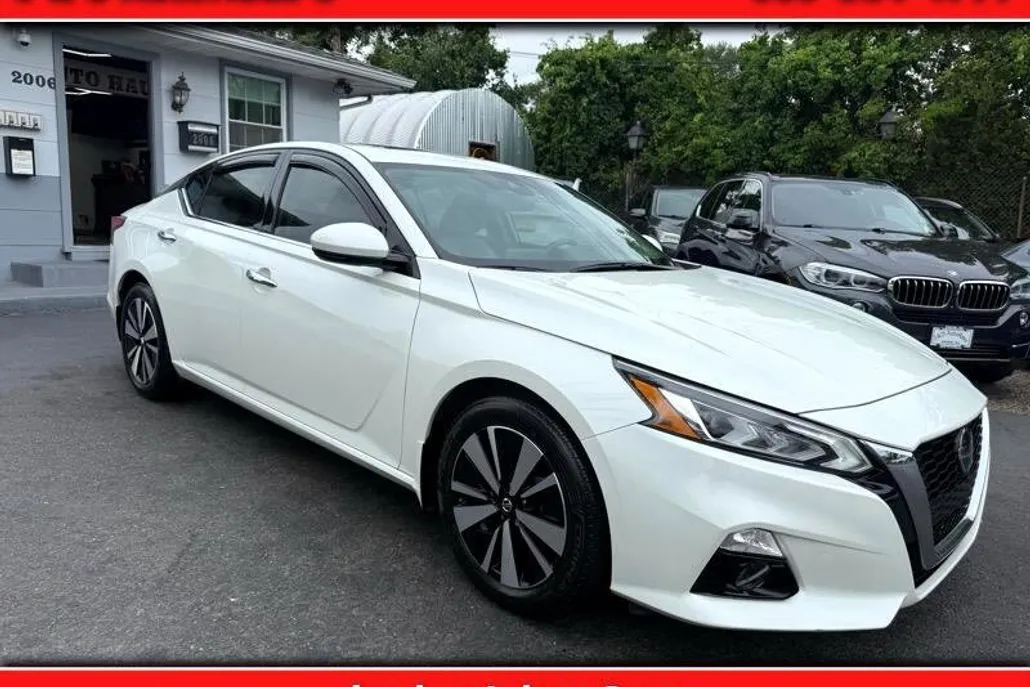 2020 Nissan Altima 2.5 SV photo 1