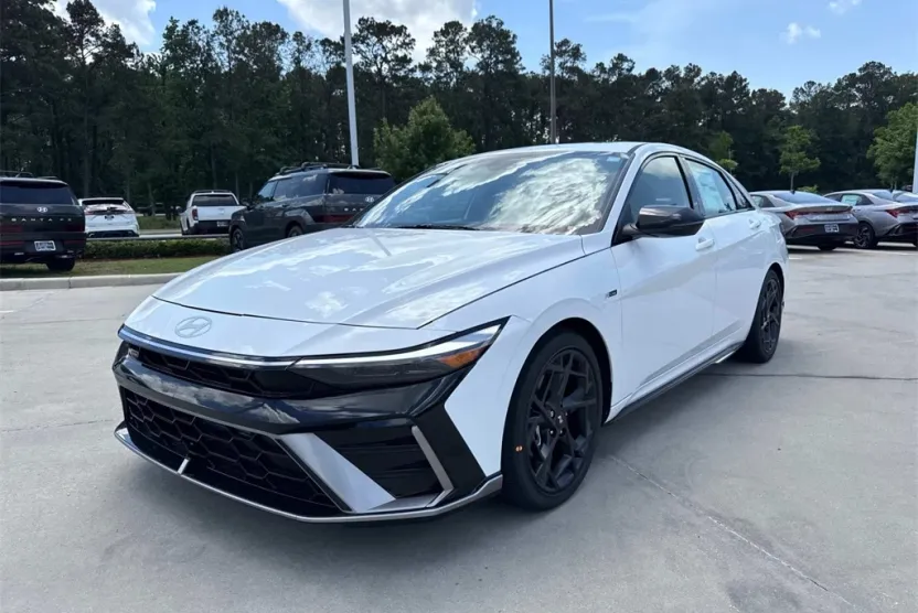 2025 Hyundai Elantra N Line photo 1