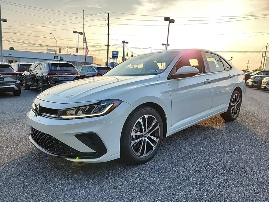 2026 Volkswagen Jetta Sport photo 1