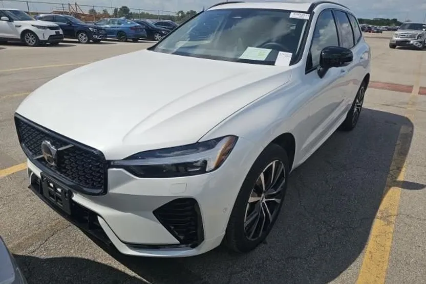 2025 Volvo XC60 B5 Plus photo 1