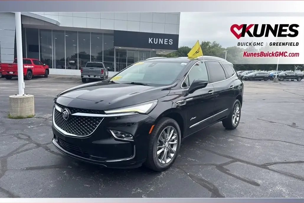 2022 Buick Enclave Avenir photo 1