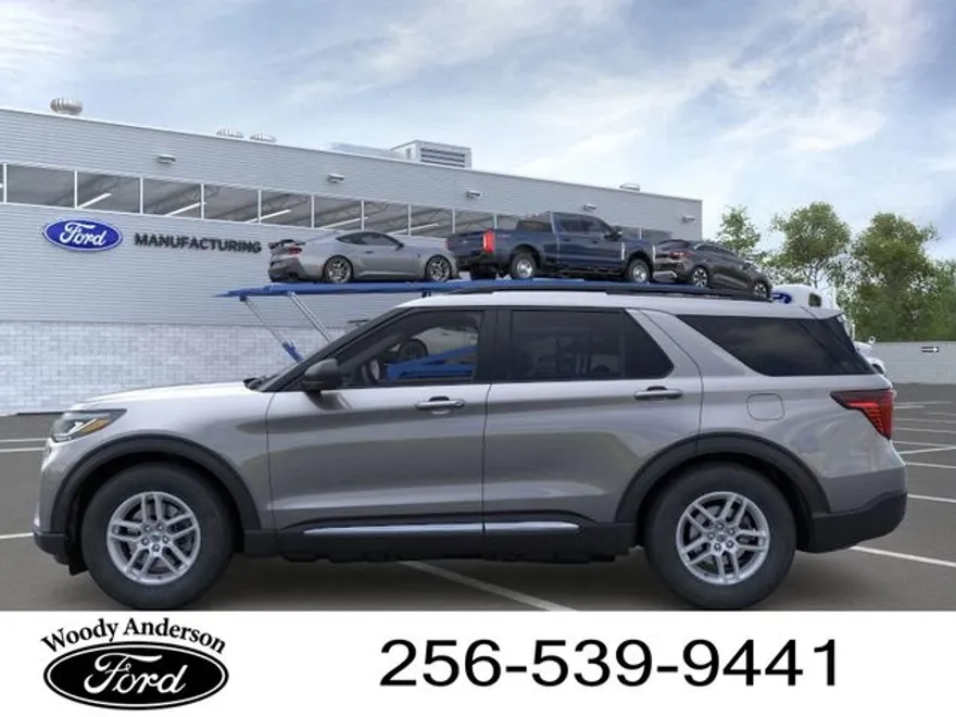 2025 Ford Explorer photo 1