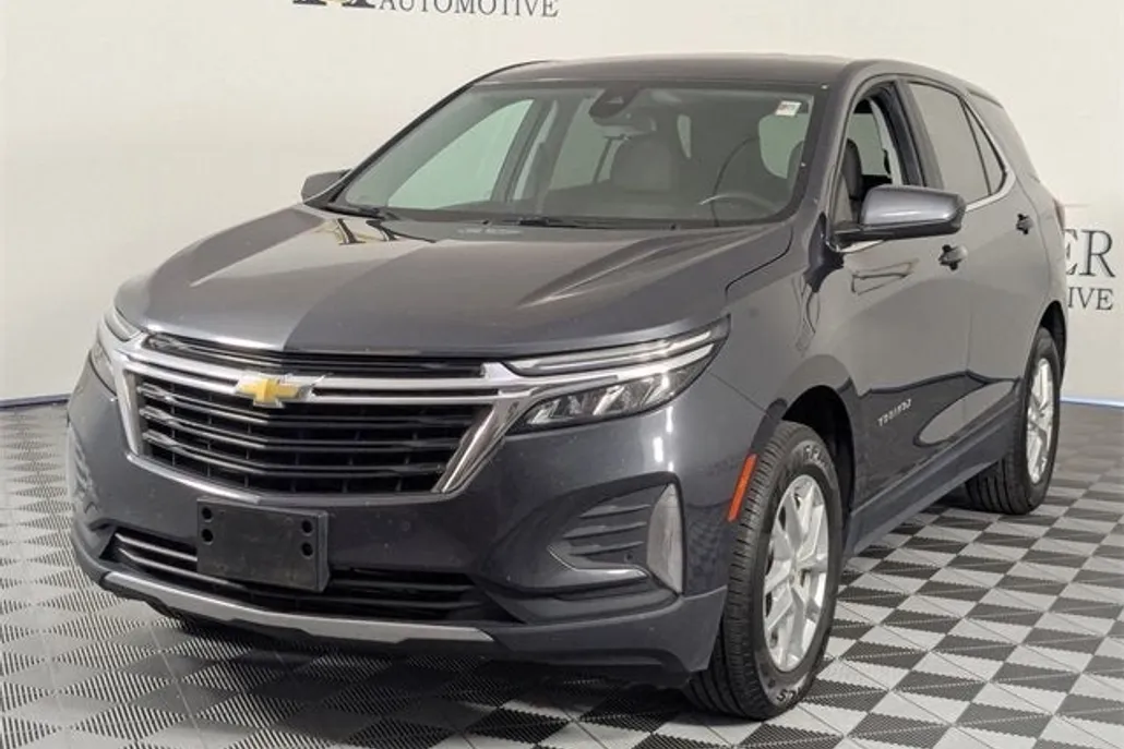 2022 Chevrolet Equinox LT photo 1