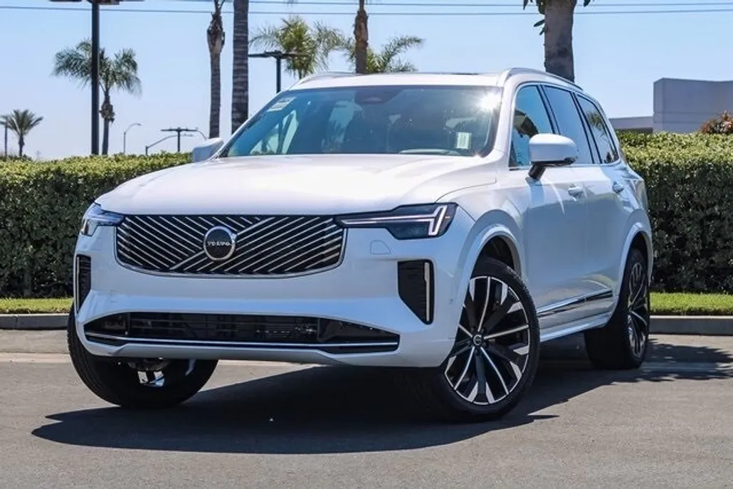 2025 Volvo XC90 photo 1