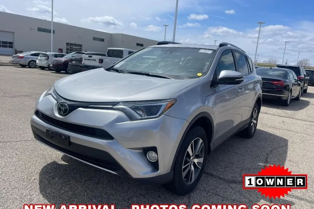 2018 Toyota RAV4 XLE photo 1