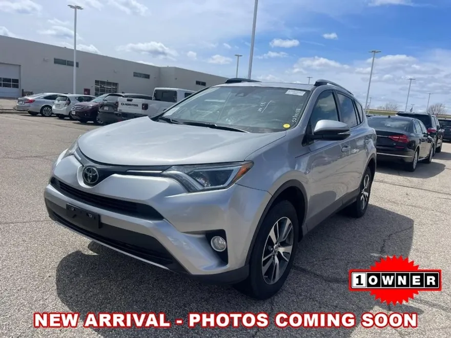 2018 Toyota RAV4 XLE photo 1