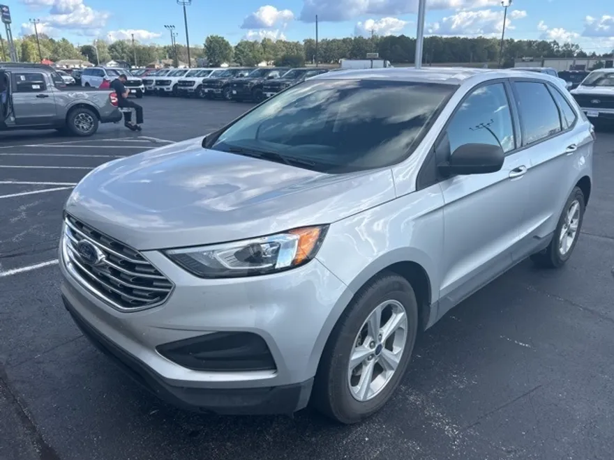 2019 Ford Edge SE photo 1