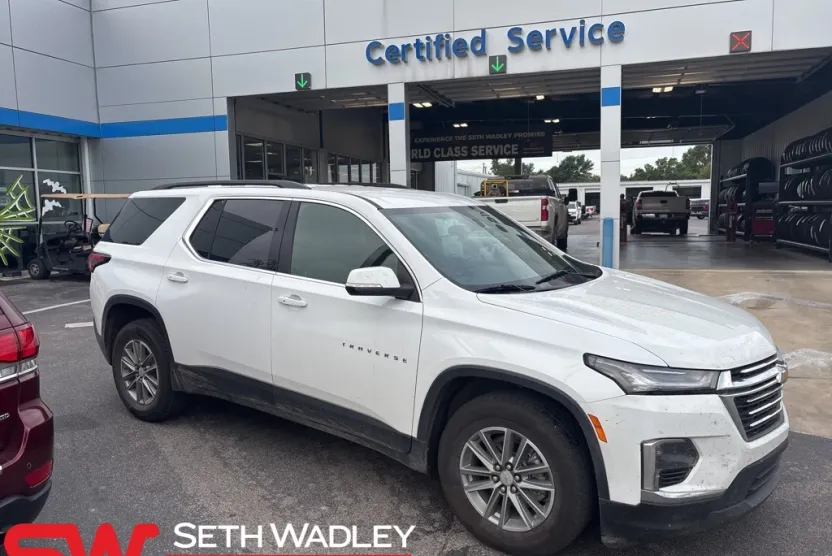 2023 Chevrolet Traverse 1LT photo 1