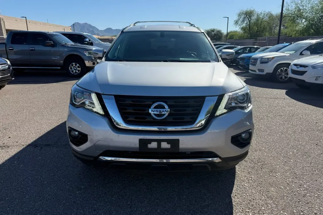 2020 Nissan Pathfinder SL photo 1