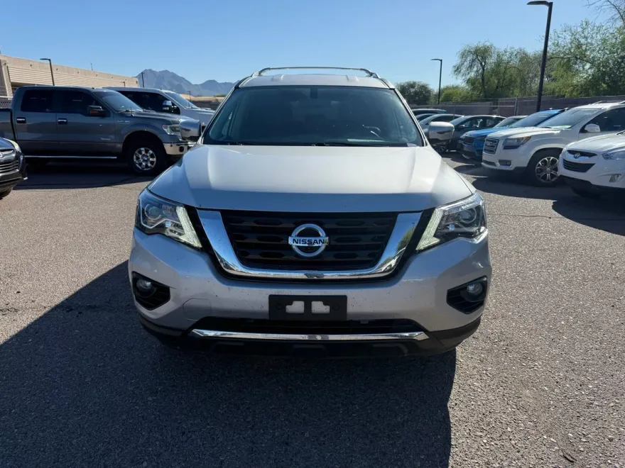 2020 Nissan Pathfinder SL photo 1