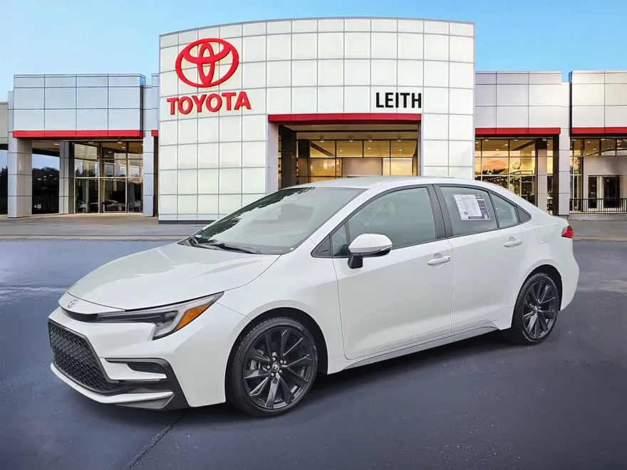 2023 Toyota Corolla SE photo 1