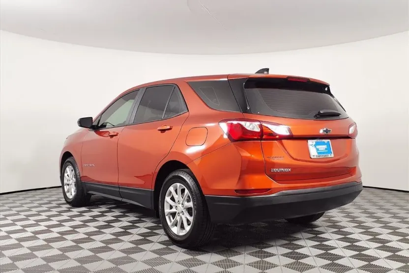 2020 Chevrolet Equinox LS photo 1