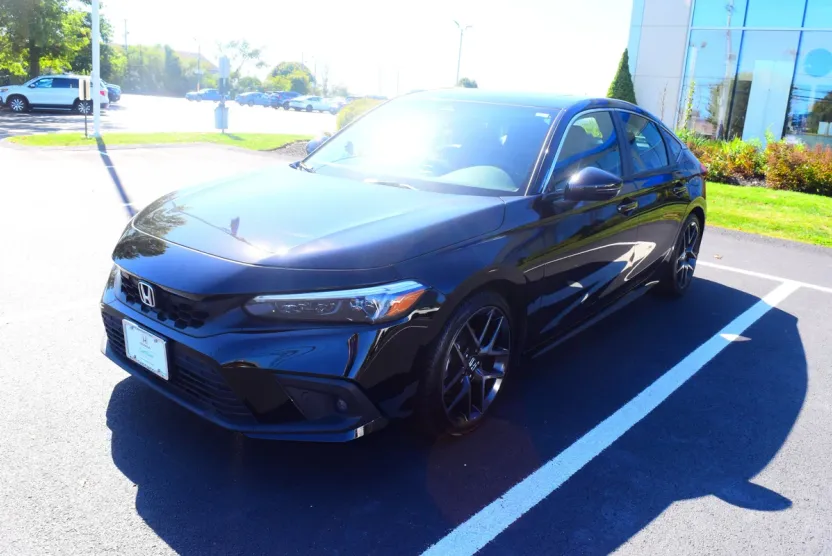2024 Honda Civic Sport Touring photo 1
