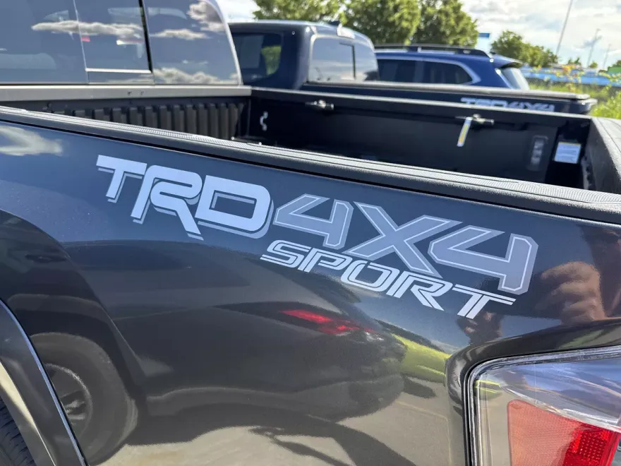 2022 Toyota Tacoma TRD Sport photo 1