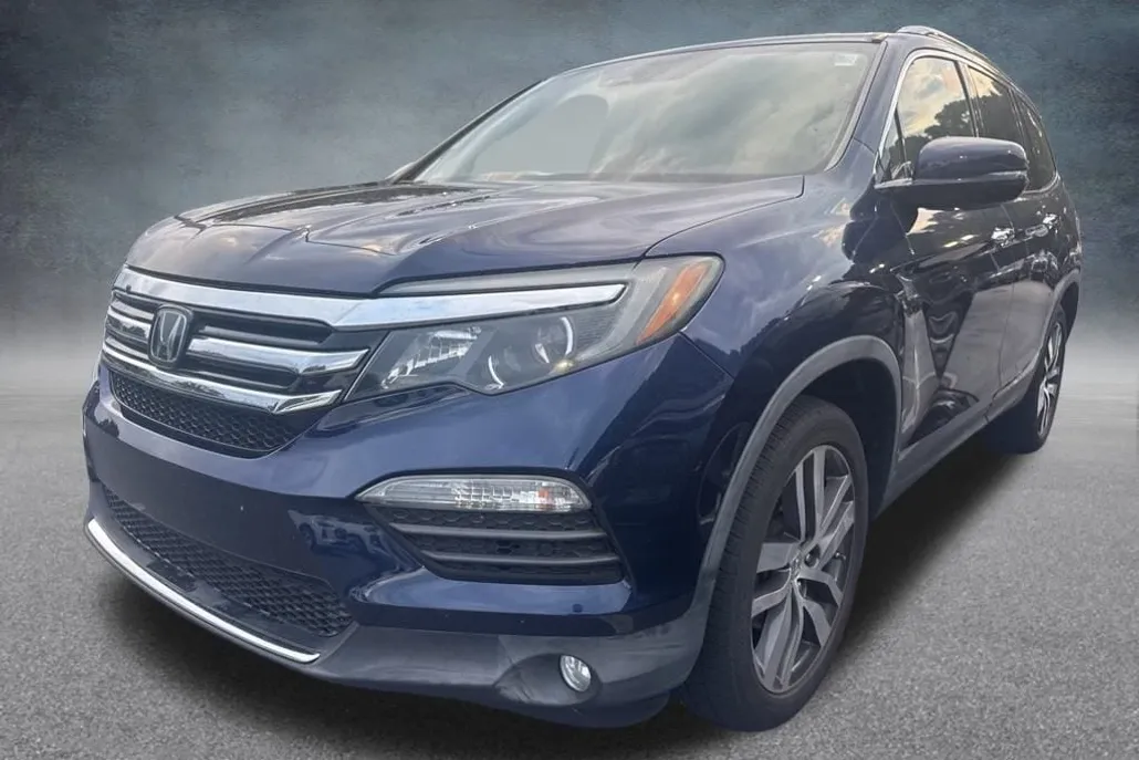 2017 Honda Pilot Elite photo 1
