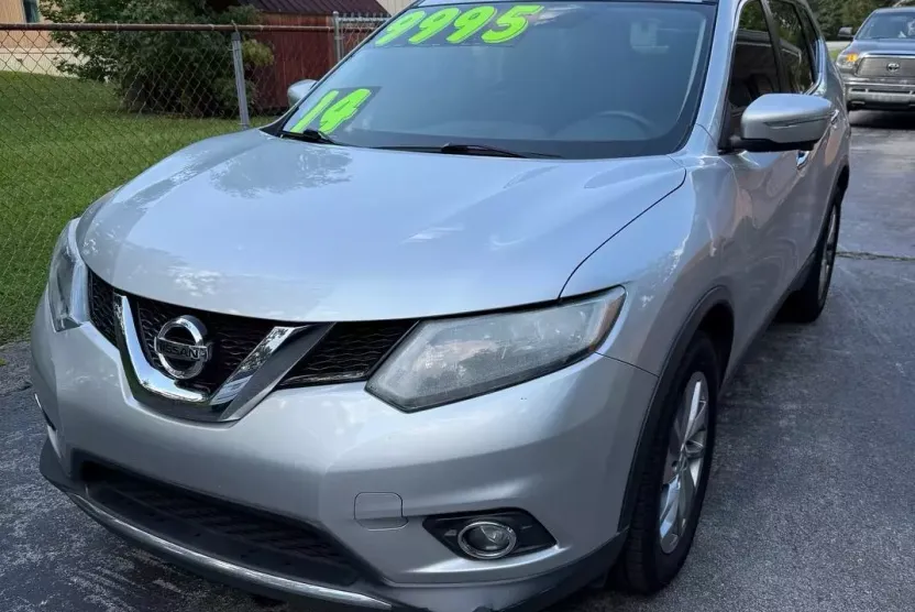 2014 Nissan Rogue SL photo 1