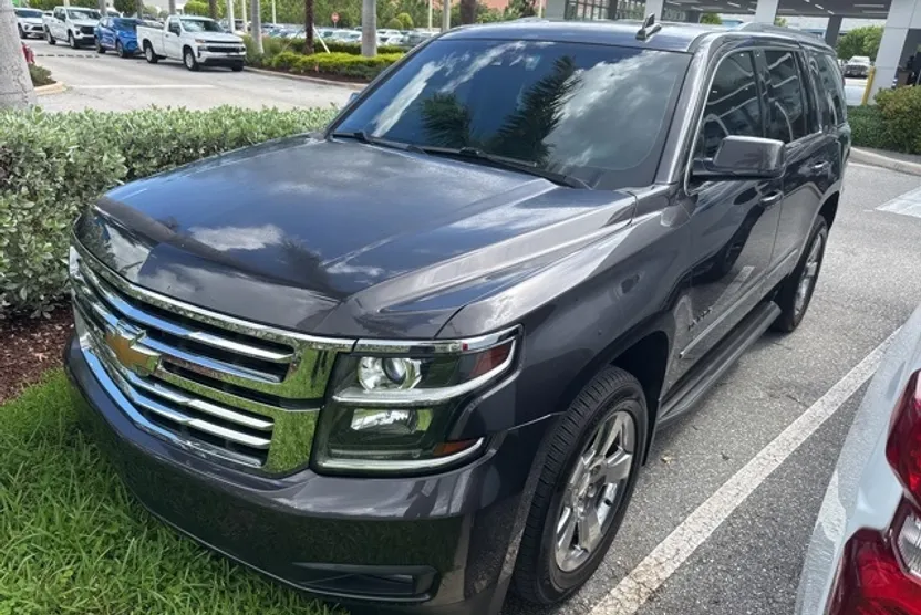 2016 Chevrolet Tahoe LT photo 1