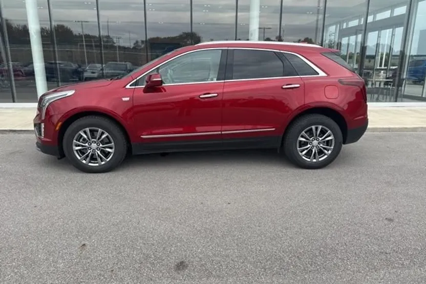 2021 Cadillac XT5 Premium Luxury photo 1