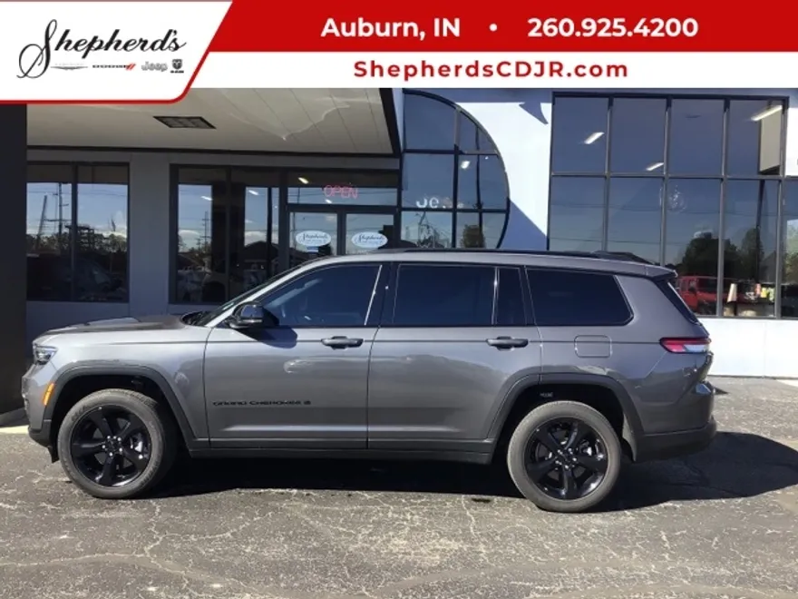 2022 Jeep Grand Cherokee Altitude photo 1