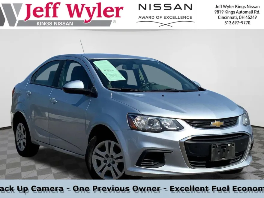 2017 Chevrolet Sonic LS photo 1