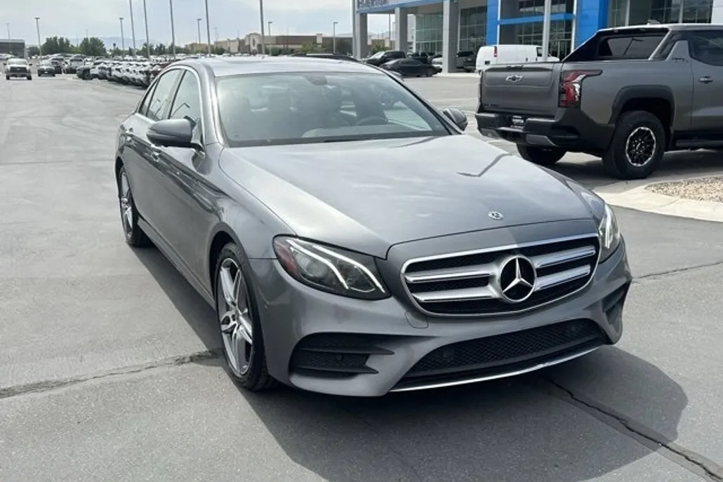 2019 Mercedes Benz E 300 4MATIC Sedan photo 1