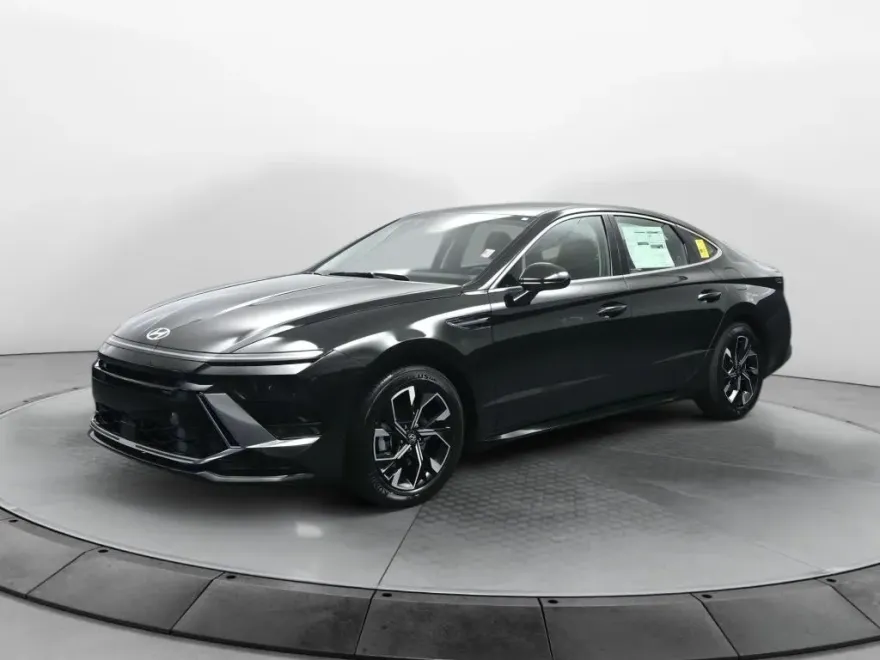 2025 Hyundai Sonata SEL photo 1