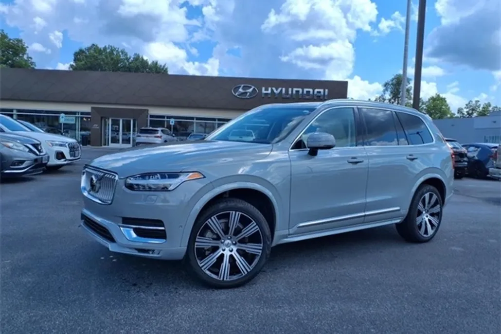 2024 Volvo XC90 Plus photo 1
