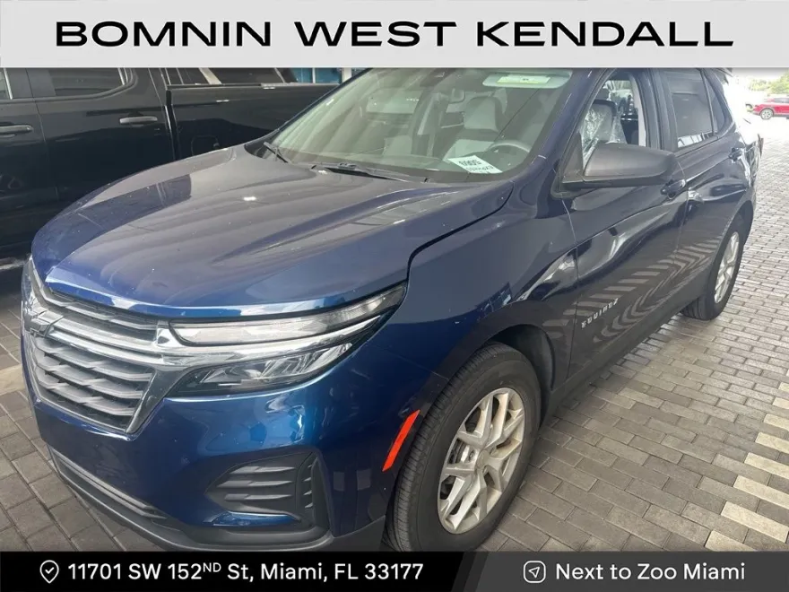 2023 Chevrolet Equinox LS photo 1