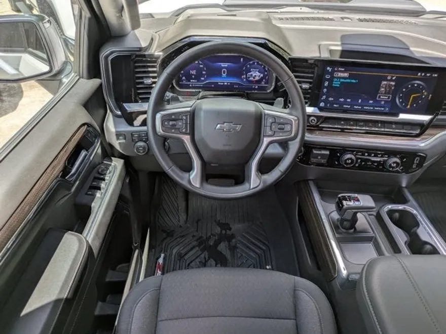 2024 Chevrolet Silverado 1500 LT Trail Boss photo 1