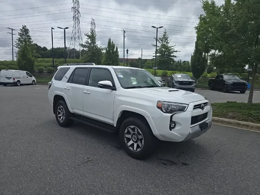 2024 Toyota 4Runner TRD Off-Road Premium photo 1