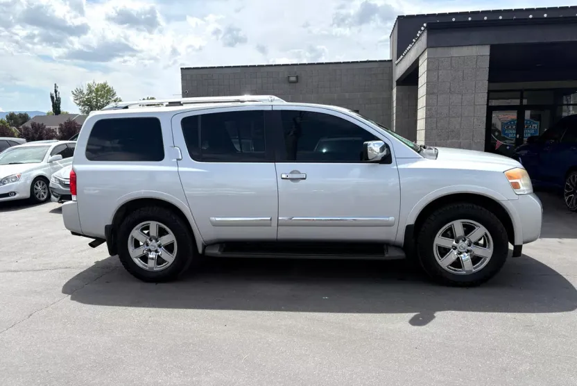 2014 Nissan Armada Platinum photo 1