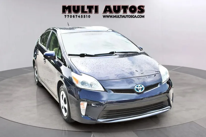 2012 Toyota Prius Three photo 1