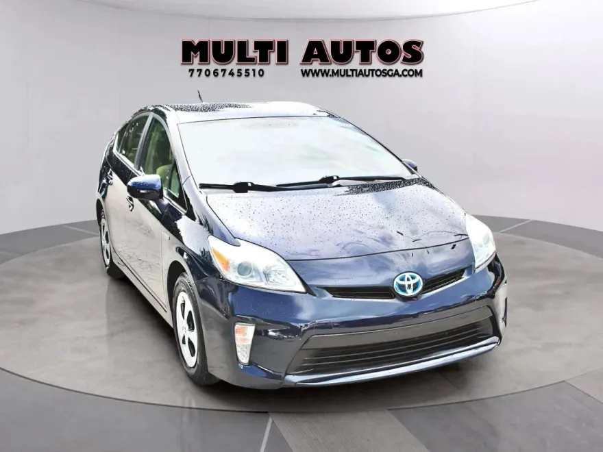 2012 Toyota Prius Three photo 1