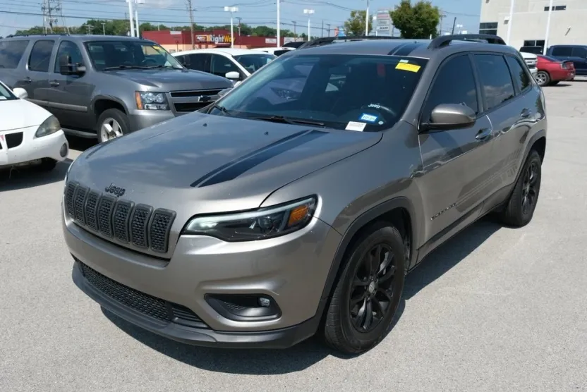 2019 Jeep Cherokee Latitude photo 1