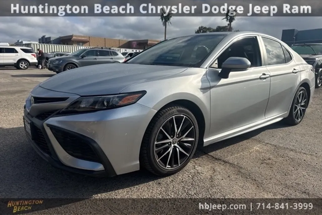 2023 Toyota Camry SE photo 1
