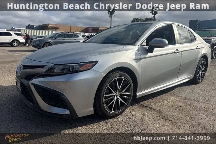 2023 Toyota Camry SE photo 1