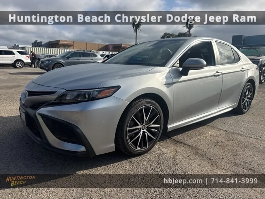 2023 Toyota Camry SE photo 1
