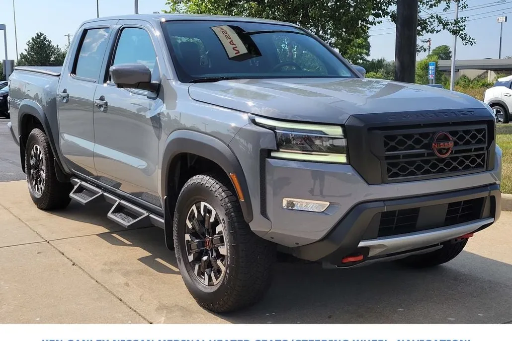 2023 Nissan Frontier PRO-4X photo 1
